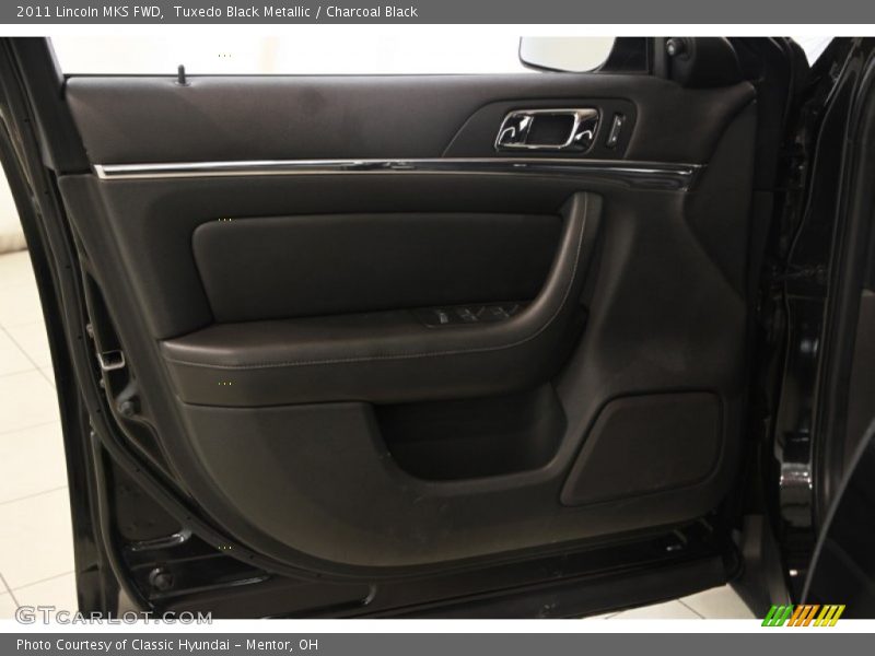 Tuxedo Black Metallic / Charcoal Black 2011 Lincoln MKS FWD