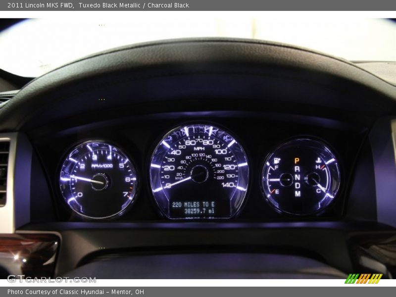 Tuxedo Black Metallic / Charcoal Black 2011 Lincoln MKS FWD