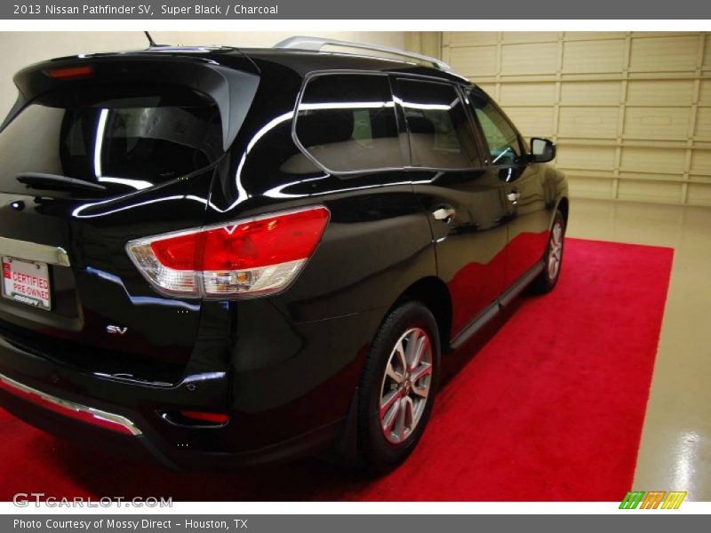 Super Black / Charcoal 2013 Nissan Pathfinder SV