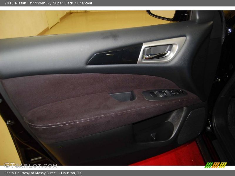Super Black / Charcoal 2013 Nissan Pathfinder SV