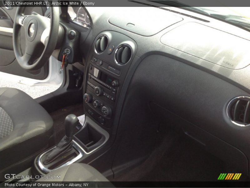 Arctic Ice White / Ebony 2011 Chevrolet HHR LT