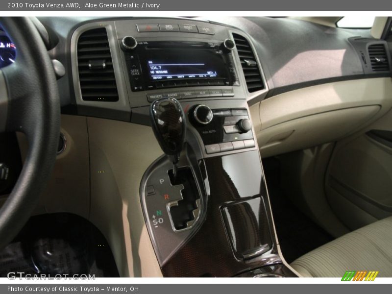 Aloe Green Metallic / Ivory 2010 Toyota Venza AWD