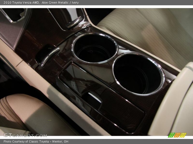 Aloe Green Metallic / Ivory 2010 Toyota Venza AWD