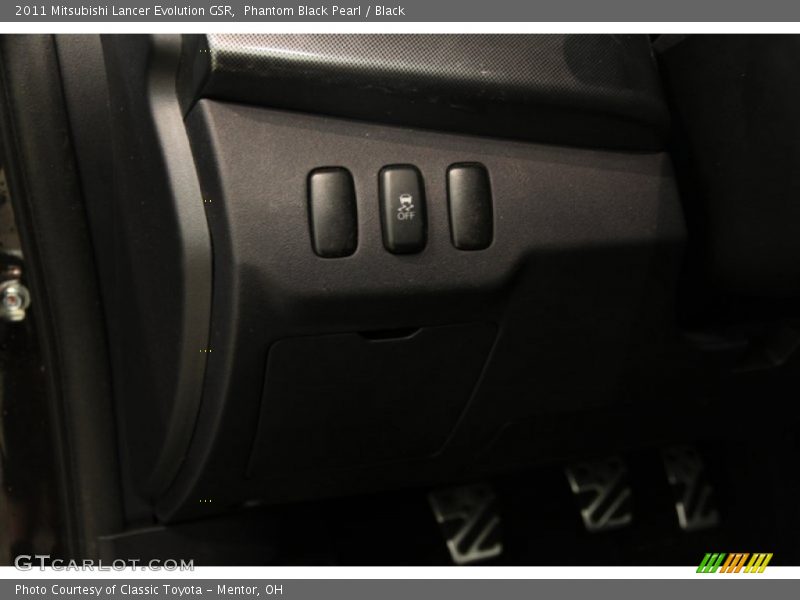 Phantom Black Pearl / Black 2011 Mitsubishi Lancer Evolution GSR