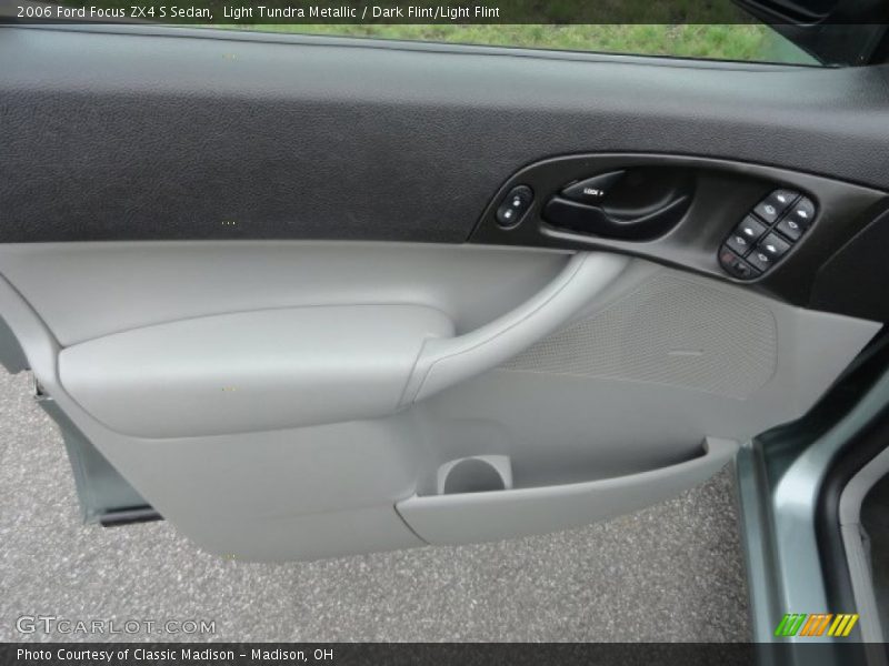Light Tundra Metallic / Dark Flint/Light Flint 2006 Ford Focus ZX4 S Sedan