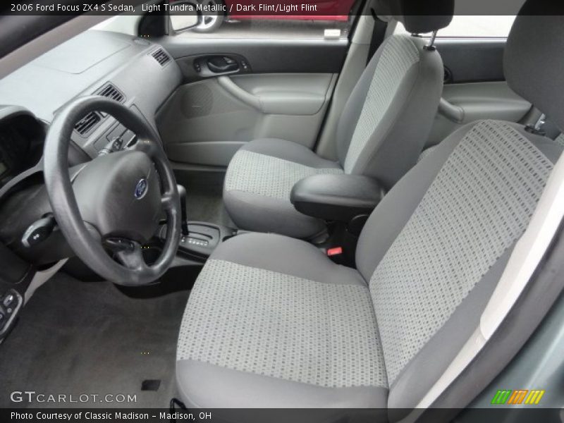 Light Tundra Metallic / Dark Flint/Light Flint 2006 Ford Focus ZX4 S Sedan