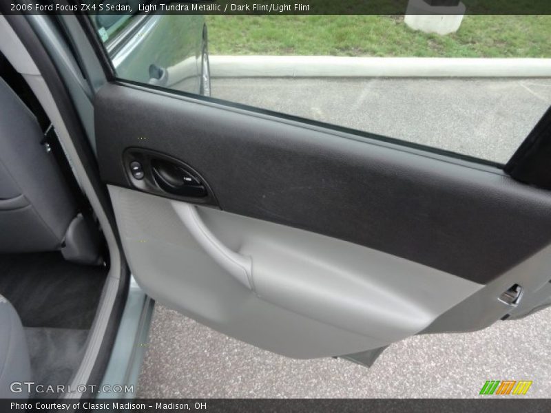 Light Tundra Metallic / Dark Flint/Light Flint 2006 Ford Focus ZX4 S Sedan