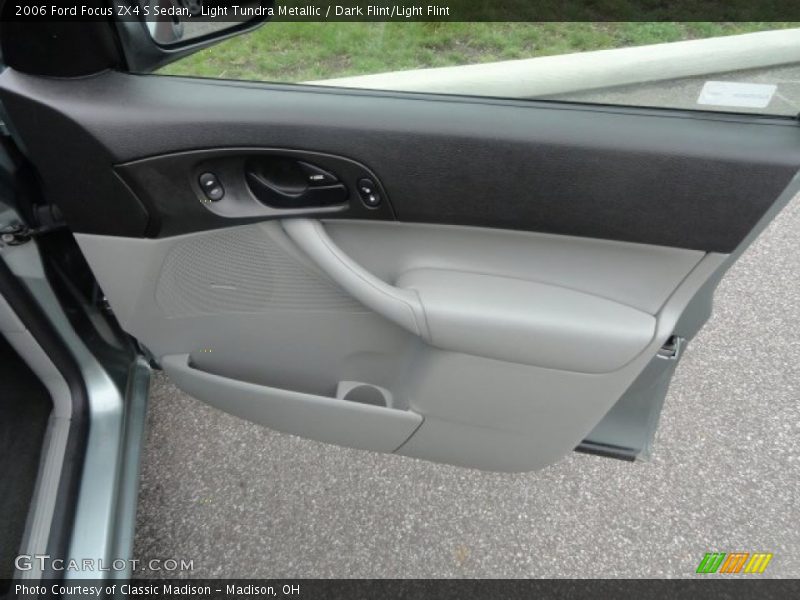 Light Tundra Metallic / Dark Flint/Light Flint 2006 Ford Focus ZX4 S Sedan