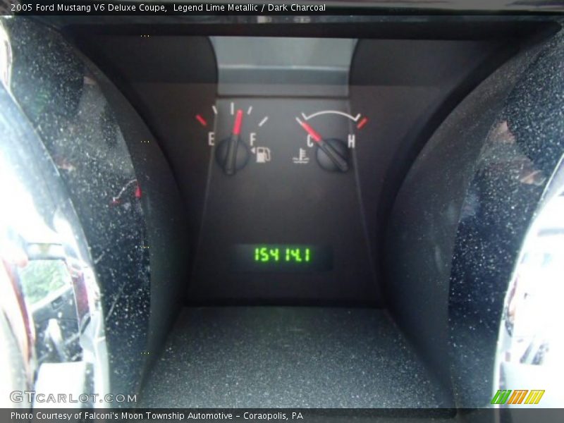 Legend Lime Metallic / Dark Charcoal 2005 Ford Mustang V6 Deluxe Coupe