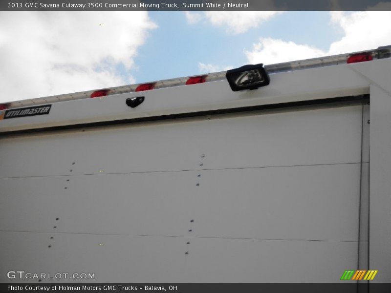 Summit White / Neutral 2013 GMC Savana Cutaway 3500 Commercial Moving Truck