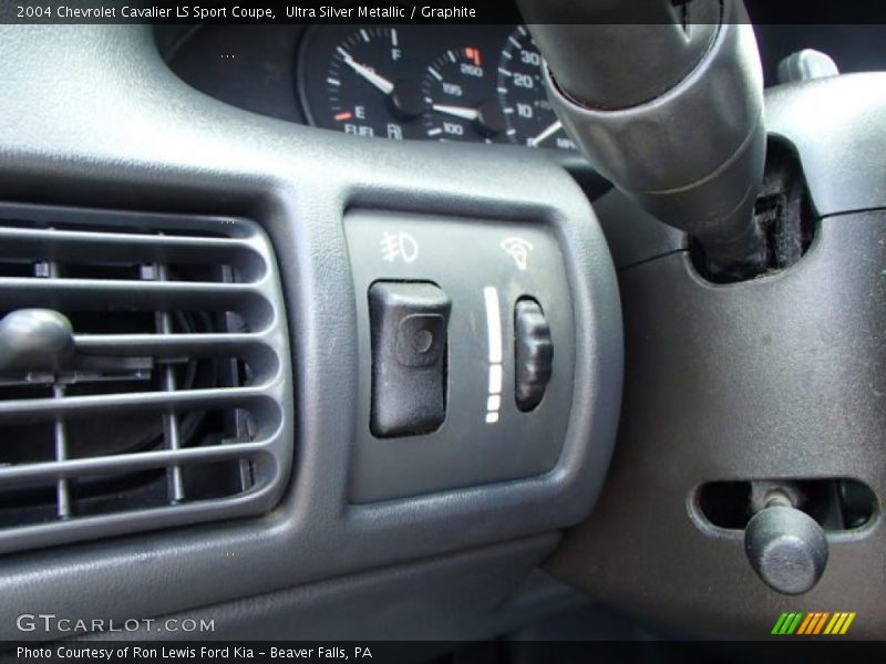 Ultra Silver Metallic / Graphite 2004 Chevrolet Cavalier LS Sport Coupe