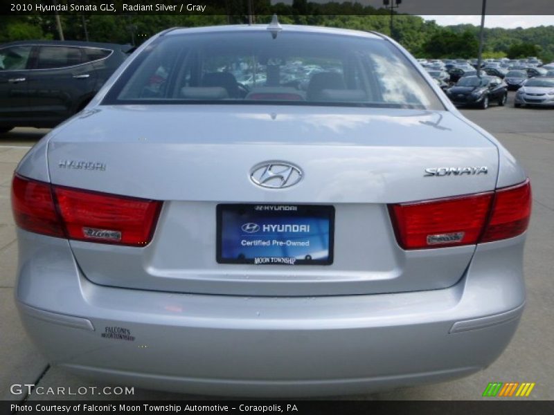 Radiant Silver / Gray 2010 Hyundai Sonata GLS