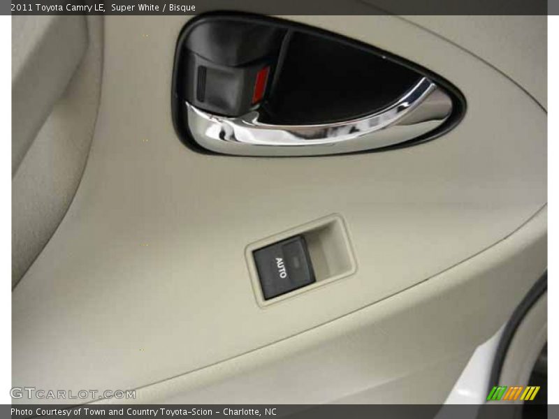 Super White / Bisque 2011 Toyota Camry LE