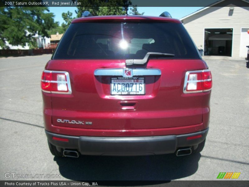 Red Jewel / Tan 2007 Saturn Outlook XR