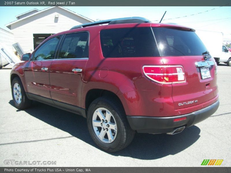 Red Jewel / Tan 2007 Saturn Outlook XR