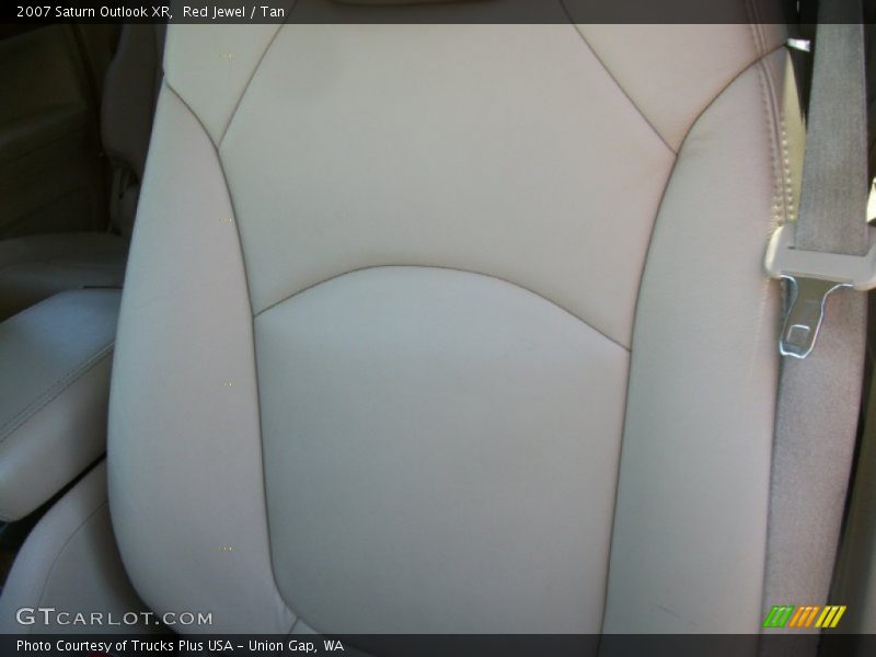 Red Jewel / Tan 2007 Saturn Outlook XR