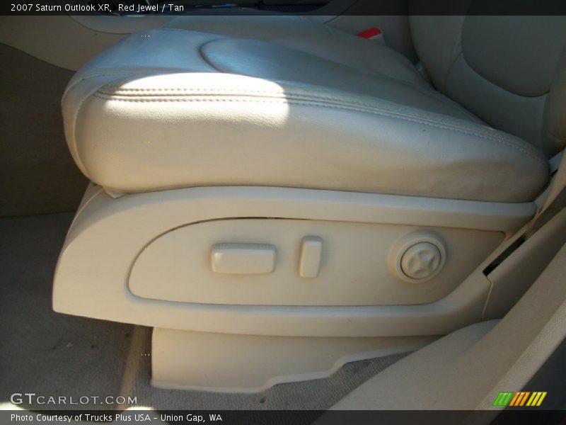 Red Jewel / Tan 2007 Saturn Outlook XR