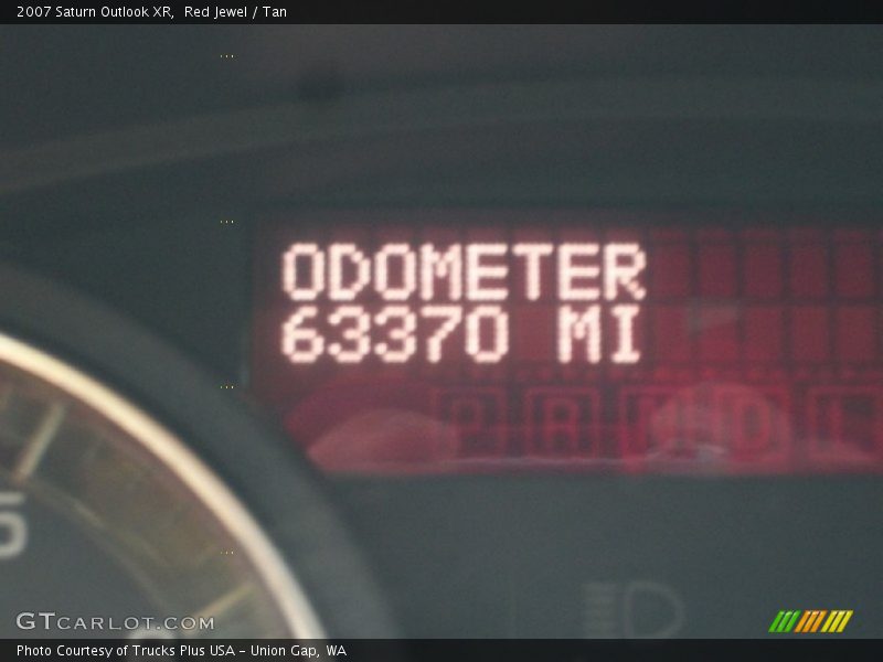 Red Jewel / Tan 2007 Saturn Outlook XR