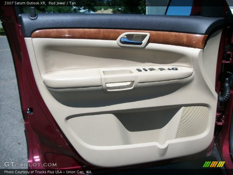Red Jewel / Tan 2007 Saturn Outlook XR