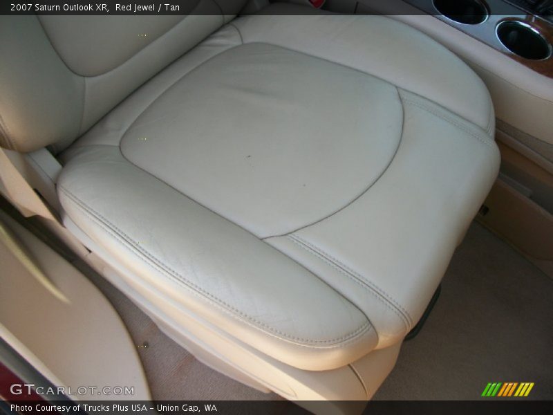 Red Jewel / Tan 2007 Saturn Outlook XR