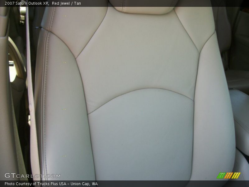 Red Jewel / Tan 2007 Saturn Outlook XR