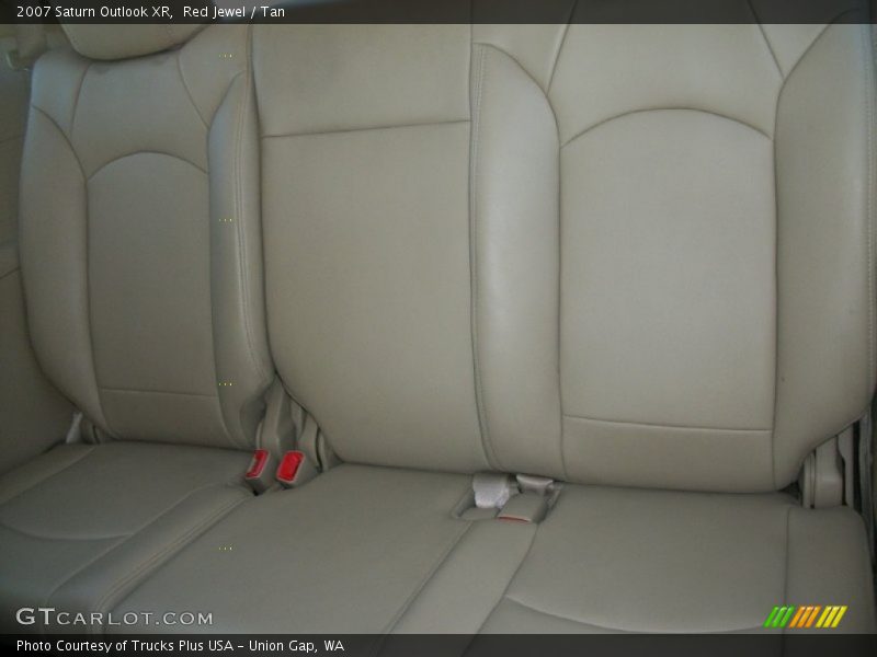 Red Jewel / Tan 2007 Saturn Outlook XR