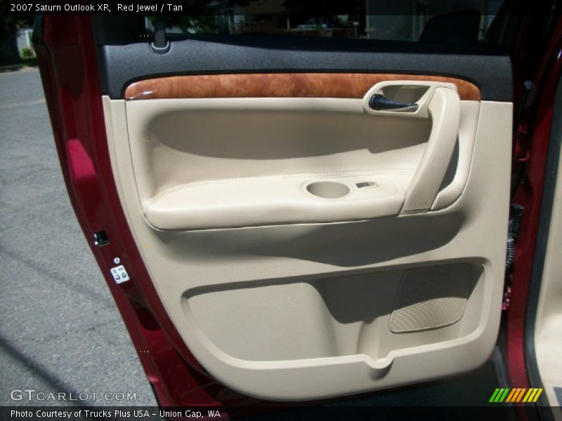 Red Jewel / Tan 2007 Saturn Outlook XR