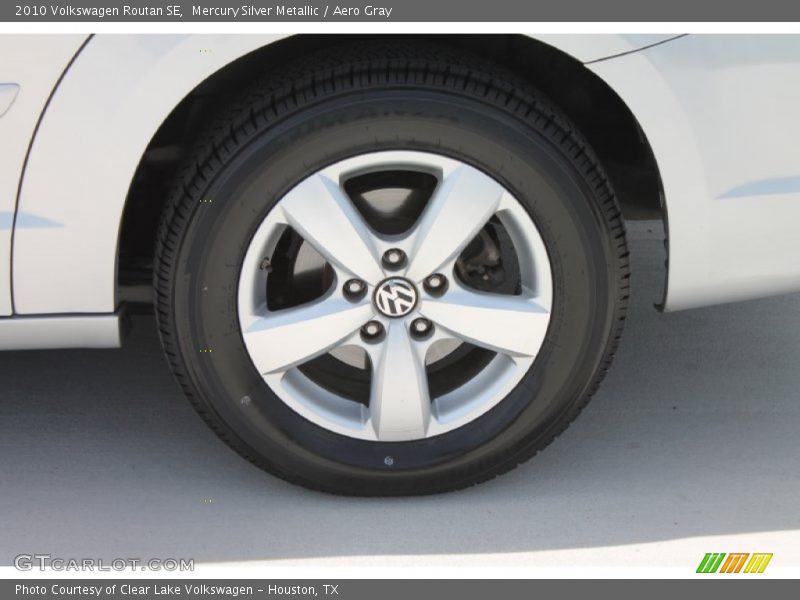 Mercury Silver Metallic / Aero Gray 2010 Volkswagen Routan SE