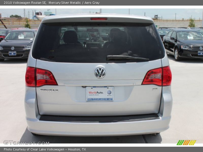 Mercury Silver Metallic / Aero Gray 2010 Volkswagen Routan SE