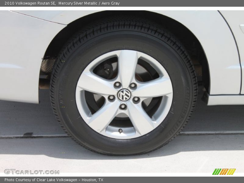 Mercury Silver Metallic / Aero Gray 2010 Volkswagen Routan SE