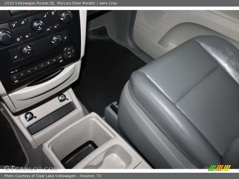 Mercury Silver Metallic / Aero Gray 2010 Volkswagen Routan SE