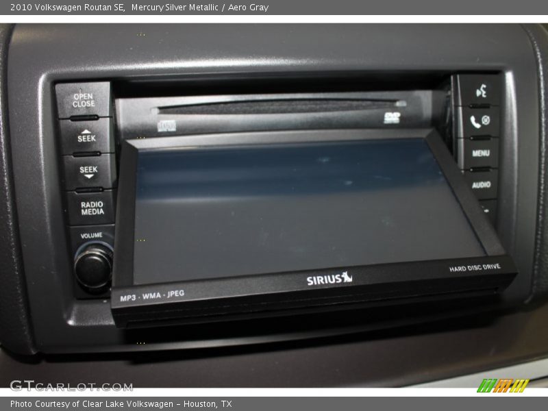 Mercury Silver Metallic / Aero Gray 2010 Volkswagen Routan SE