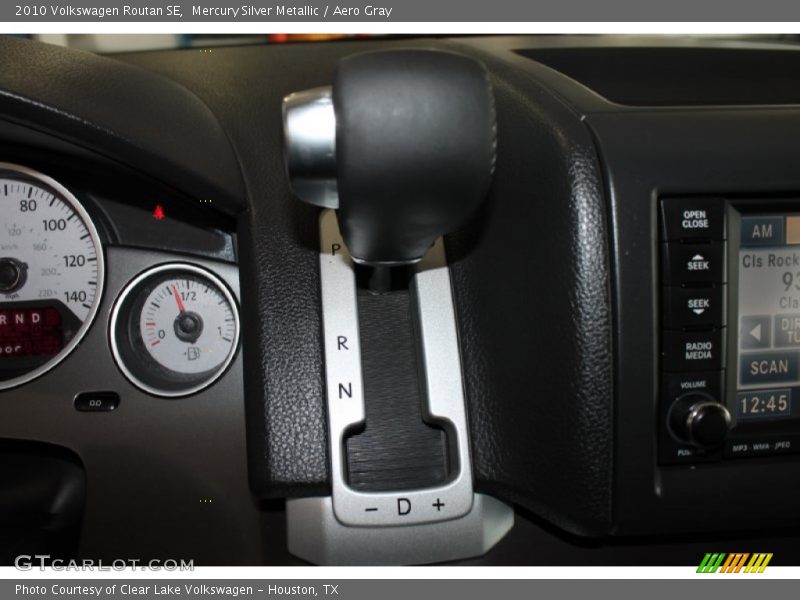 Mercury Silver Metallic / Aero Gray 2010 Volkswagen Routan SE