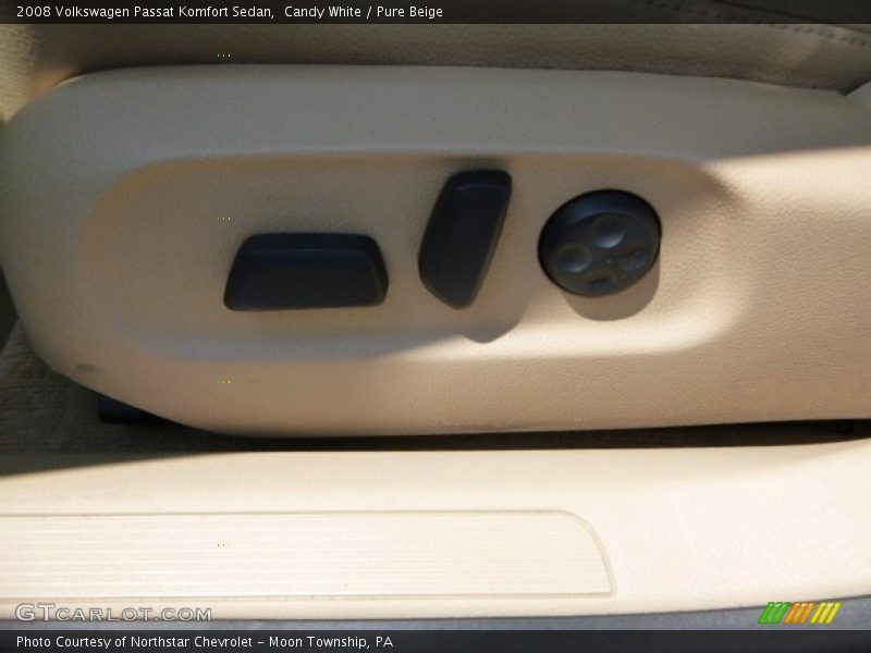 Candy White / Pure Beige 2008 Volkswagen Passat Komfort Sedan