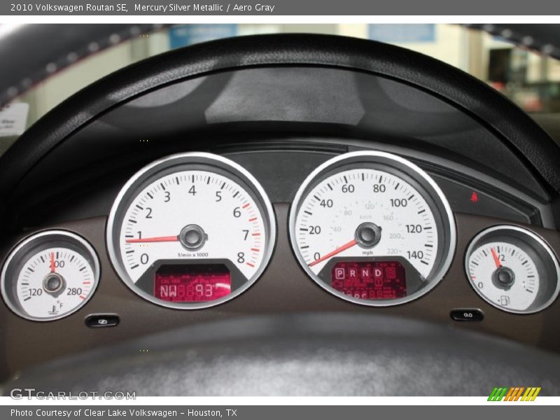 Mercury Silver Metallic / Aero Gray 2010 Volkswagen Routan SE