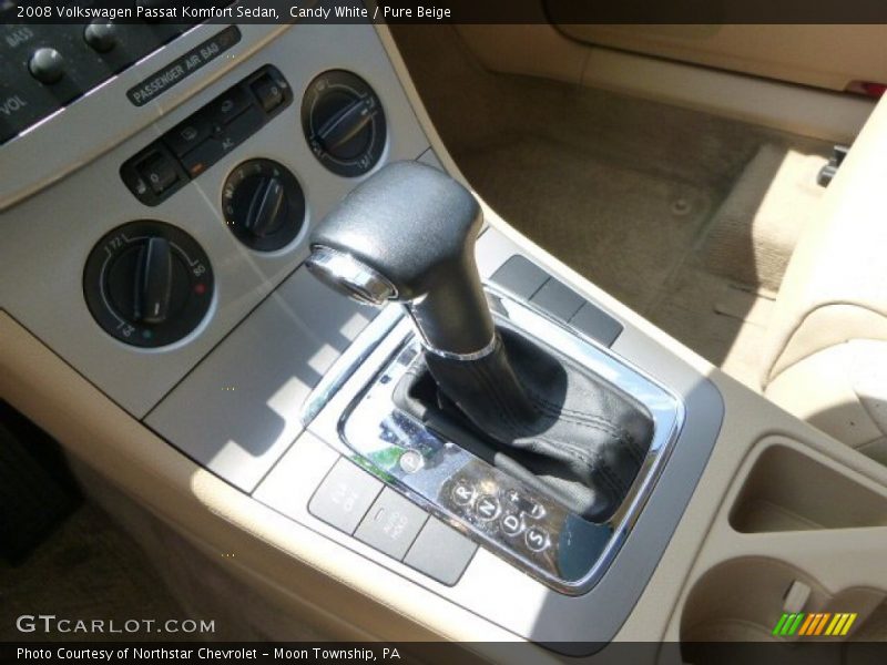 Candy White / Pure Beige 2008 Volkswagen Passat Komfort Sedan