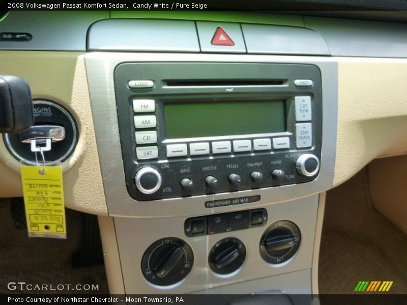 Candy White / Pure Beige 2008 Volkswagen Passat Komfort Sedan