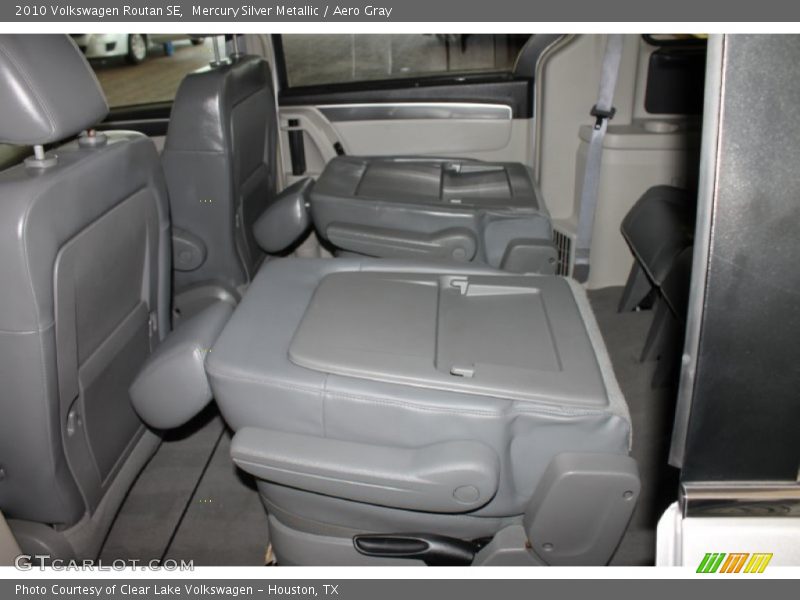 Mercury Silver Metallic / Aero Gray 2010 Volkswagen Routan SE