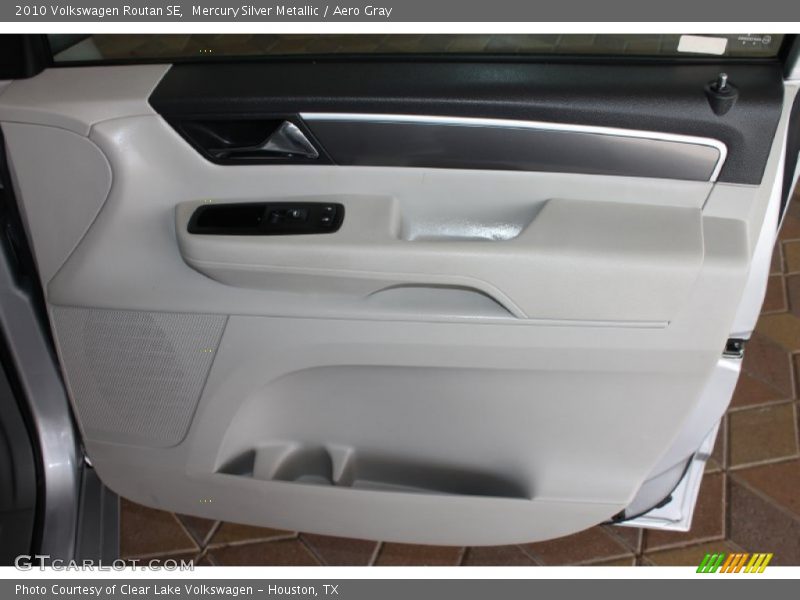 Mercury Silver Metallic / Aero Gray 2010 Volkswagen Routan SE