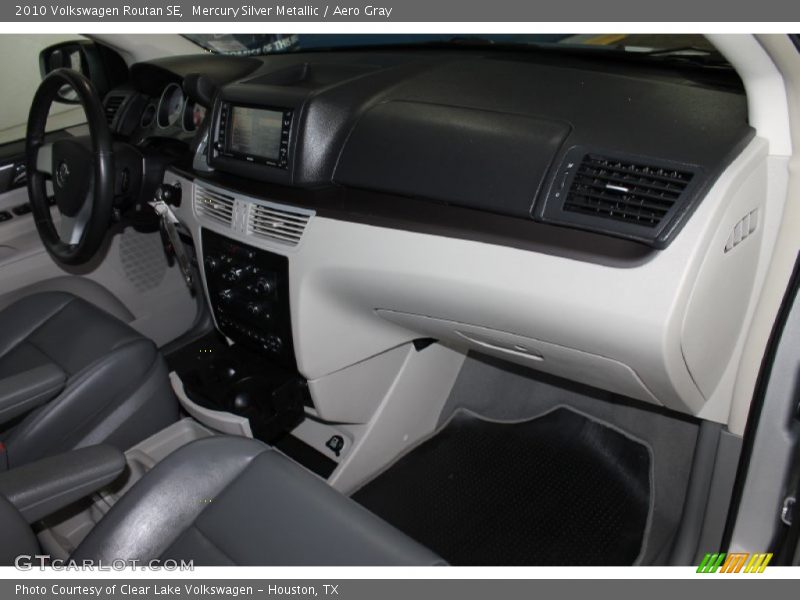 Mercury Silver Metallic / Aero Gray 2010 Volkswagen Routan SE