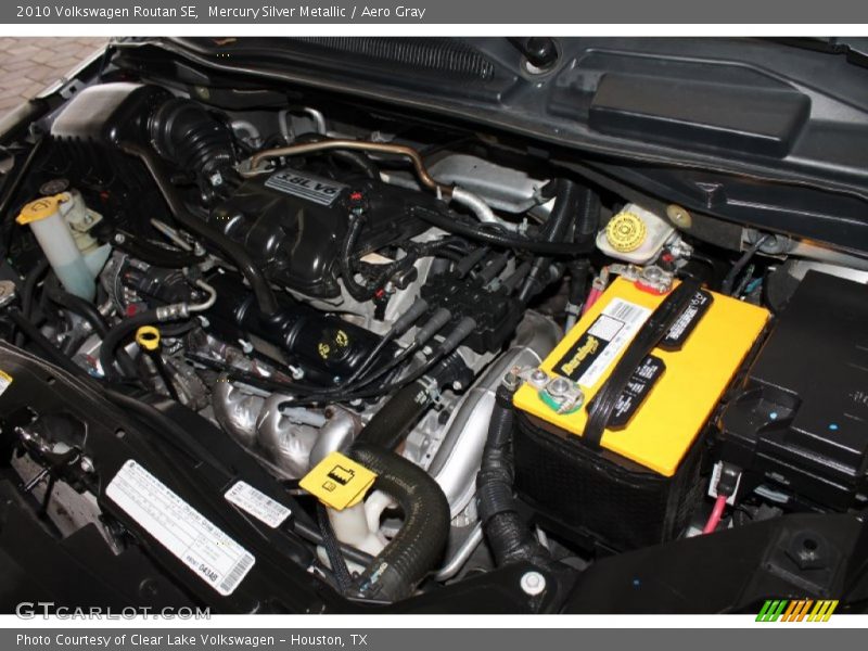 Mercury Silver Metallic / Aero Gray 2010 Volkswagen Routan SE
