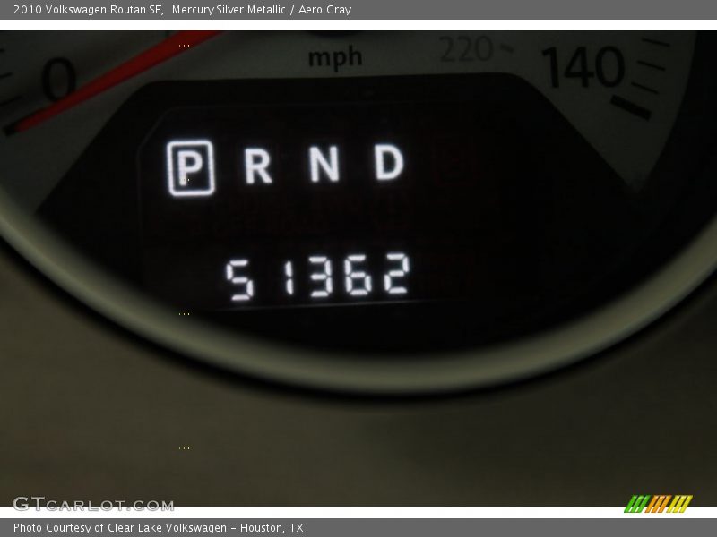Mercury Silver Metallic / Aero Gray 2010 Volkswagen Routan SE