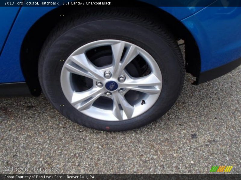 Blue Candy / Charcoal Black 2013 Ford Focus SE Hatchback