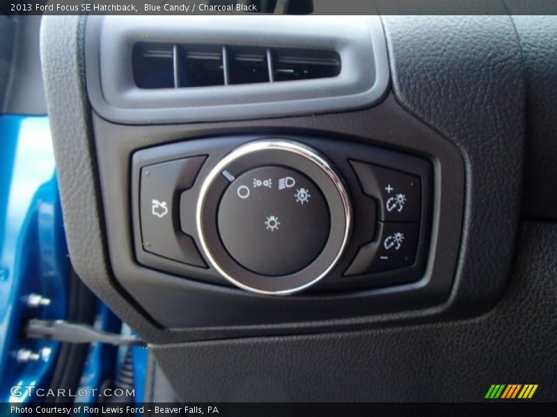 Blue Candy / Charcoal Black 2013 Ford Focus SE Hatchback