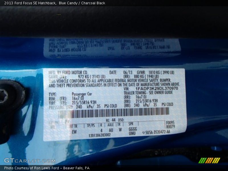 Blue Candy / Charcoal Black 2013 Ford Focus SE Hatchback