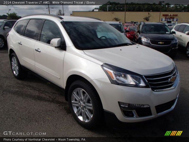 Front 3/4 View of 2014 Traverse LT AWD