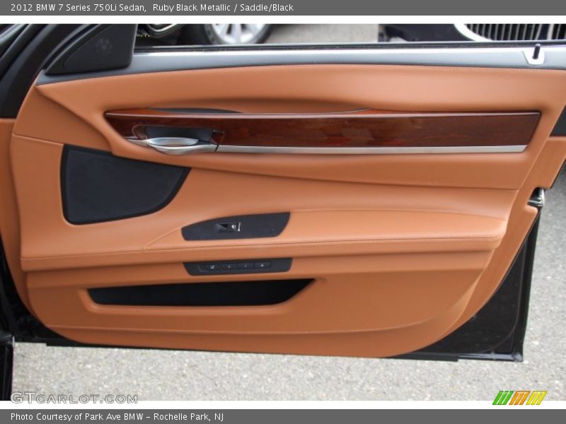 Door Panel of 2012 7 Series 750Li Sedan