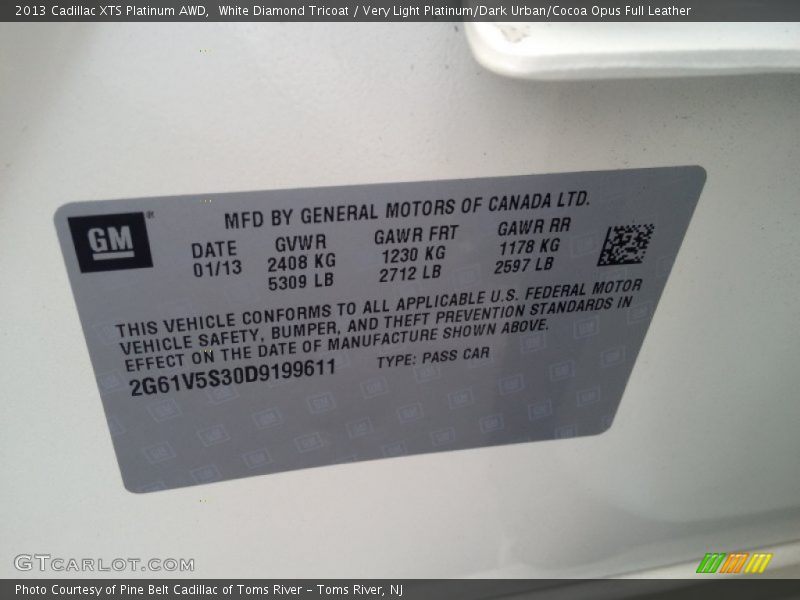 White Diamond Tricoat / Very Light Platinum/Dark Urban/Cocoa Opus Full Leather 2013 Cadillac XTS Platinum AWD