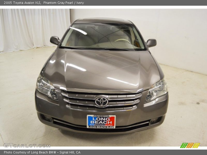 Phantom Gray Pearl / Ivory 2005 Toyota Avalon XLS