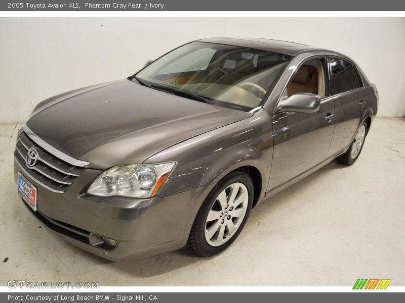 Phantom Gray Pearl / Ivory 2005 Toyota Avalon XLS